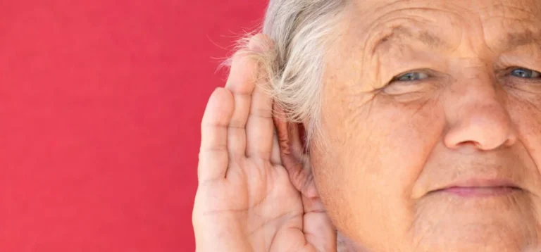 Altersbedingte Hörminderung erkennen und behandeln